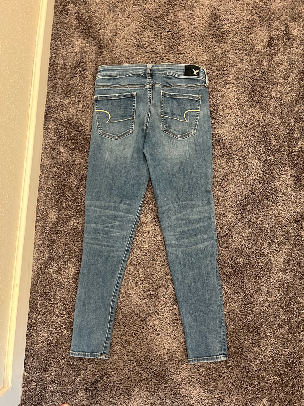American Eagle Outfitters Distressed Light Blue Skinny Jeans Size 10 - Picture 2 of 3